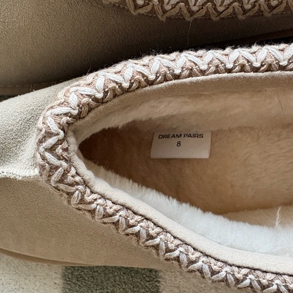 Dream Pairs Beige Women's Slippers - Picture 2 of 4